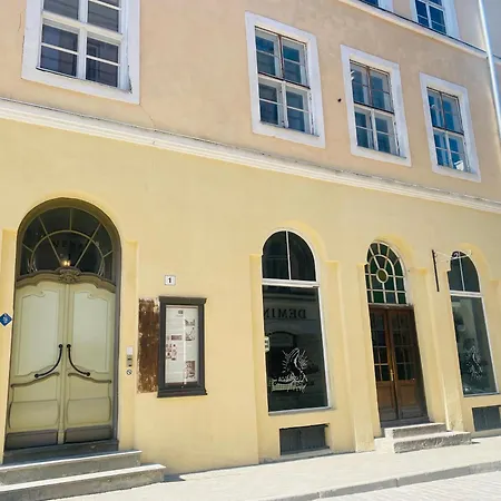 Oldtown Next Of Town Hall Square * Kesklinn